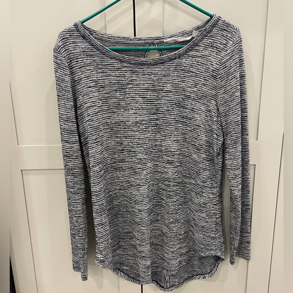 Athleta long sleeve top